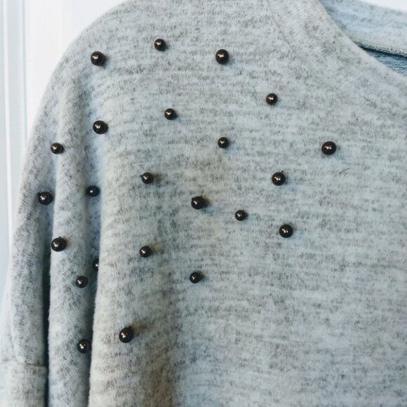 Women's Zac & Rachel Light Grey Bead Shirt Size Medium - Picture 2 of 10